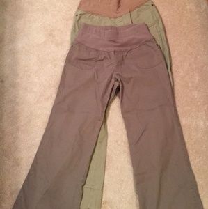 Bundle of maternity pants.